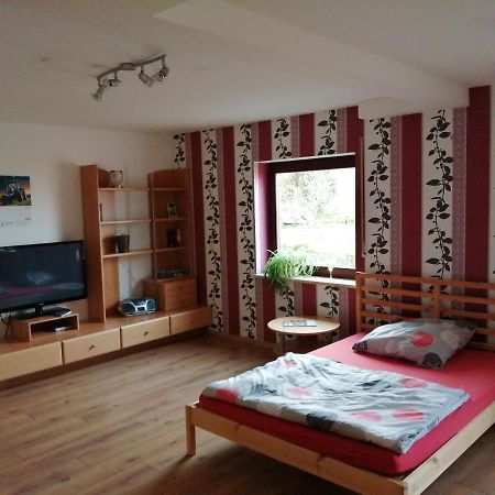 Moderne Ganze Ferienwohnung 1Km Zum Funpark Und Nur 15 Minuten Nach Nuernberg Zirndorf Exterior foto