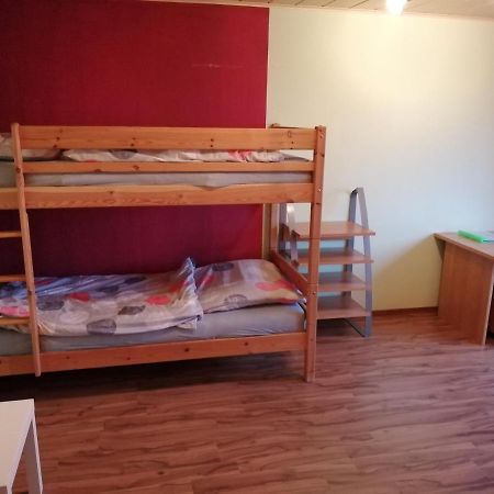 Moderne Ganze Ferienwohnung 1Km Zum Funpark Und Nur 15 Minuten Nach Nuernberg Zirndorf Exterior foto